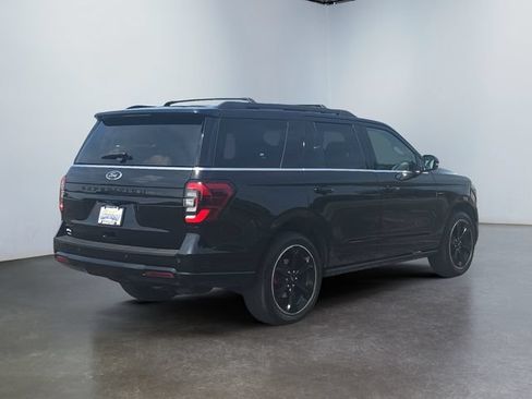 Used 2024 Ford Expedition Limited AWD/4WD image 5