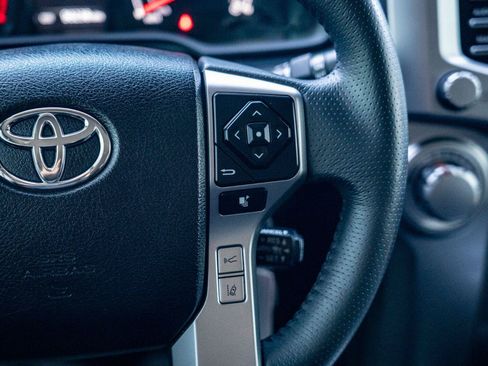 Used 2021 Toyota 4Runner SR5 AWD/4WD image 17