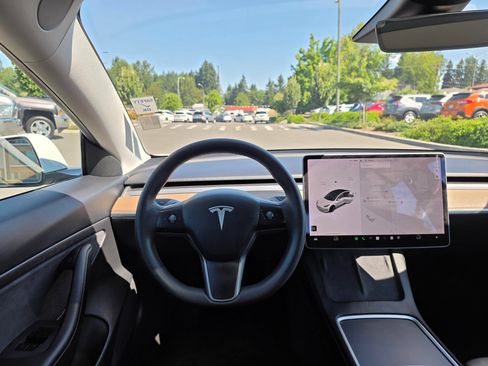 Used 2021 Tesla Model 3 Standard Range Plus RWD image 12