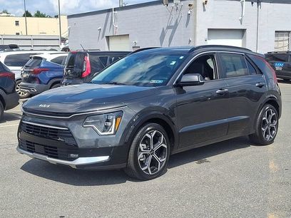 Used 2025 Kia Niro SX Touring
