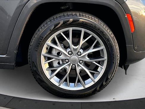 Certified 2025 Jeep Grand Cherokee Summit image 34