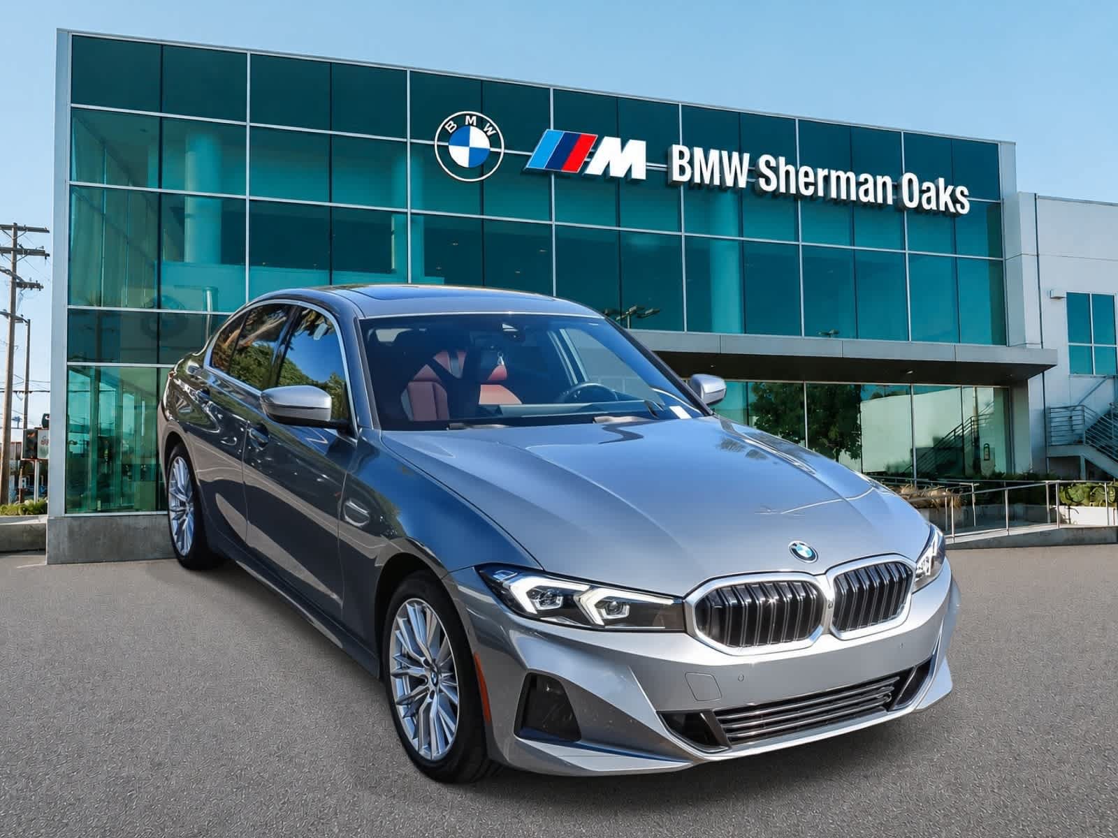 Used 2024 BMW 330i Sedan w/ Convenience Package RWD image 3