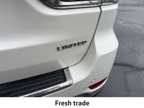 Used 2020 Jeep Grand Cherokee Limited w/ Luxury Group II image 4