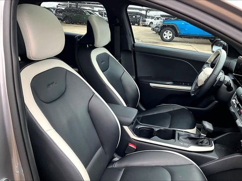 Used 2025 Kia K4 GT-Line w/ GT-Line Premium Package image 9