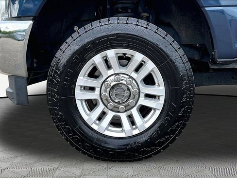 Used 2019 Ford F250 XL w/ STX Appearance Package AWD/4WD image 9