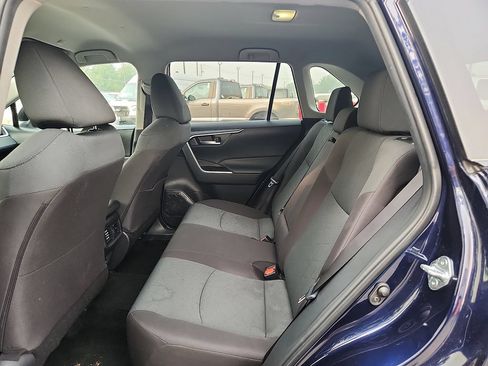 Used 2025 Toyota RAV4 XLE AWD/4WD image 10