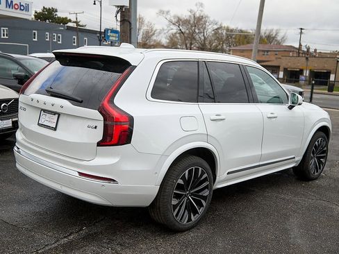 New 2025 Volvo XC90 B6 Plus w/ Protection Package Premier image 9