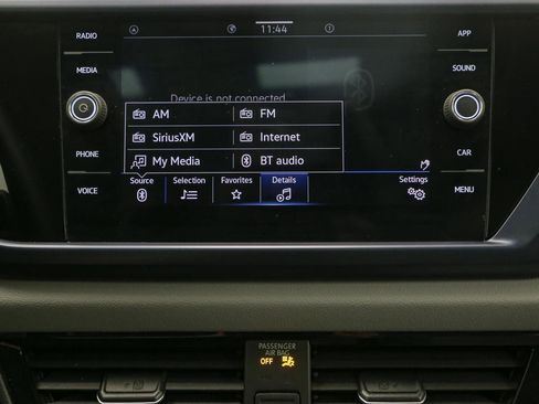Certified 2022 Volkswagen Taos SE image 32