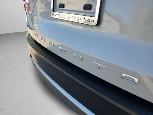 Used 2022 Kia Sorento SX Prestige w/ Rust Color Package image 9