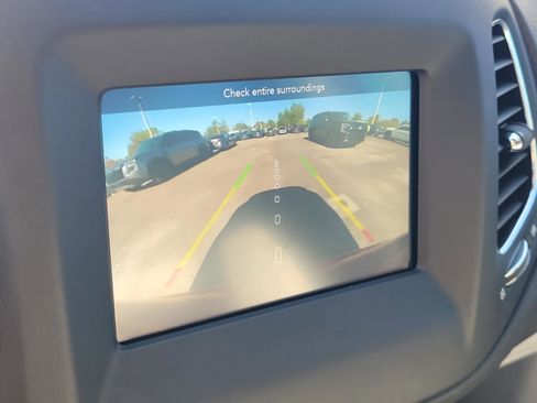 Used 2019 Jeep Compass Latitude image 30