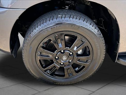 Used 2018 Toyota Sequoia TRD Sport AWD/4WD image 10