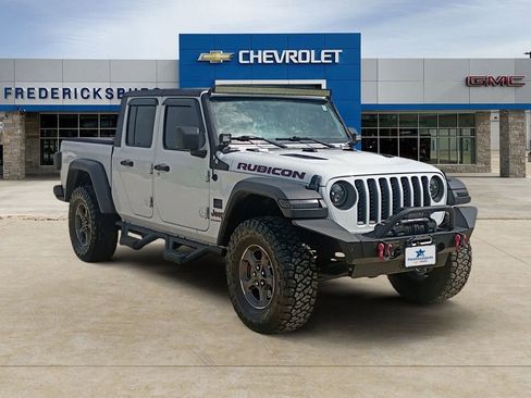Used 2023 Jeep Gladiator Rubicon w/ Cold Weather Group AWD/4WD image 7