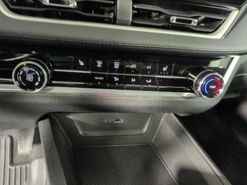 New 2026 Chevrolet Equinox LT w/ LPO, Floor Liner Package image 19