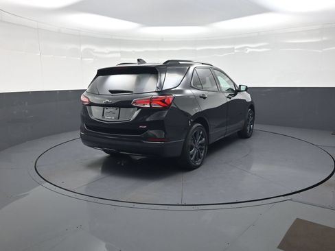 Used 2024 Chevrolet Equinox RS AWD/4WD image 3