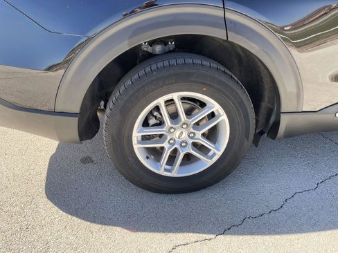 Used 2025 Ford Explorer Active image 35