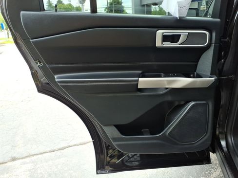 Certified 2023 Ford Explorer XLT AWD/4WD image 12