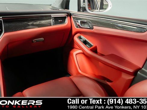 Used 2016 Porsche Macan Turbo AWD/4WD image 42