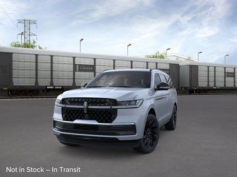 New 2025 Lincoln Navigator Reserve w/ Jet Appearance Package image 2