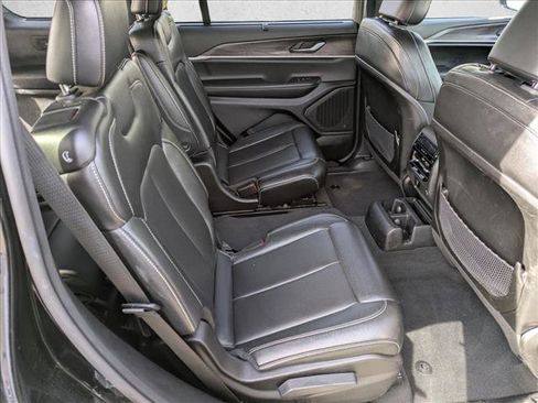 Used 2024 Jeep Grand Cherokee L Limited w/ Luxury Tech Group II image 20