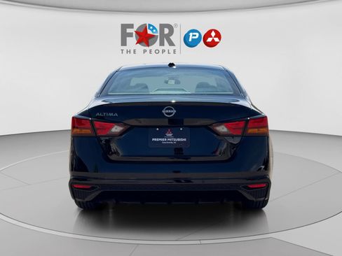Used 2025 Nissan Altima 2.5 SV FWD image 4