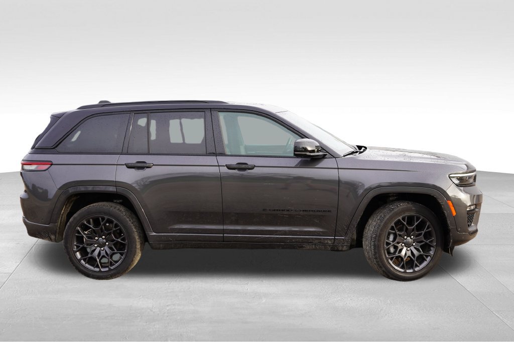 Certified 2025 Jeep Grand Cherokee Summit w/ Obsidian Package AWD/4WD image 4