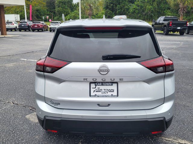 Used 2025 Nissan Rogue SV FWD image 3