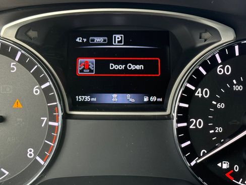 Used 2019 Nissan Pathfinder SL image 43