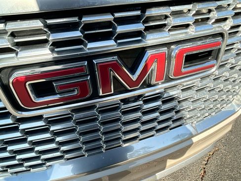 Used 2022 GMC Yukon XL Denali image 35