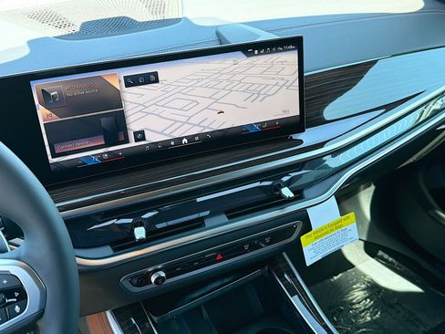 New 2026 BMW X5 xDrive50e w/ Executive Package image 28