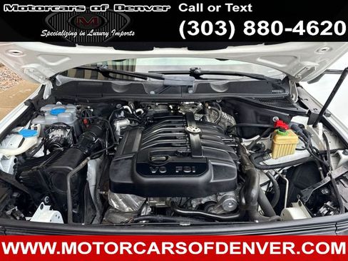 Used 2015 Volkswagen Touareg Sport image 11