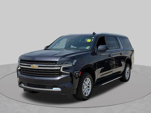 Used 2024 Chevrolet Suburban LT AWD/4WD image 11
