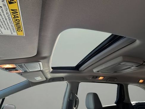 Used 2023 Honda Odyssey Touring image 19