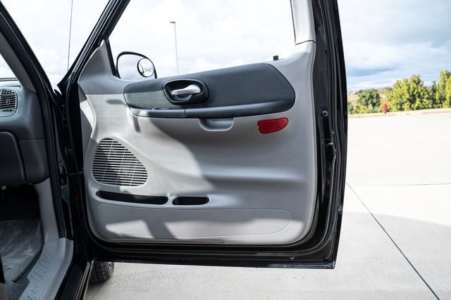 Used 2003 Ford F150 Lightning RWD image 23