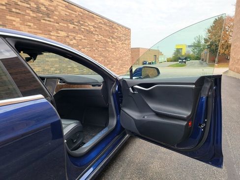 Used 2017 Tesla Model S image 21