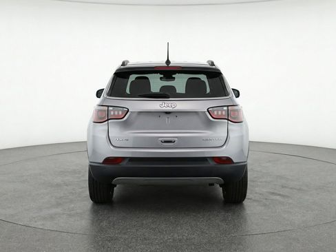 Used 2025 Jeep Compass Limited AWD/4WD image 7