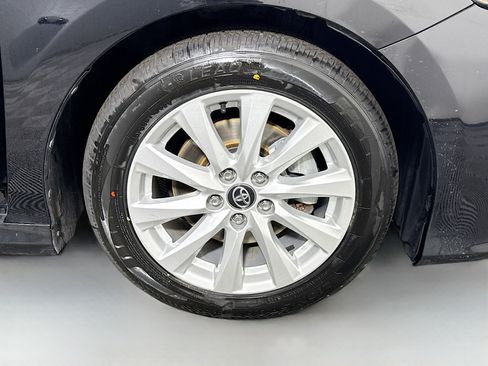 Used 2020 Toyota Camry LE image 31