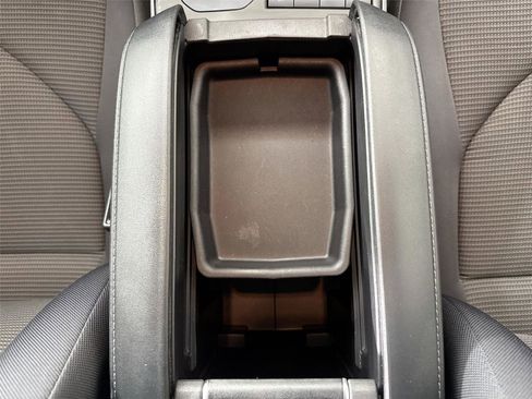 Certified 2022 Toyota Highlander LE image 28