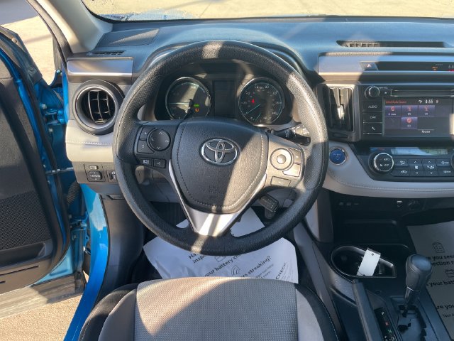 Used 2018 Toyota RAV4 LE AWD/4WD image 14