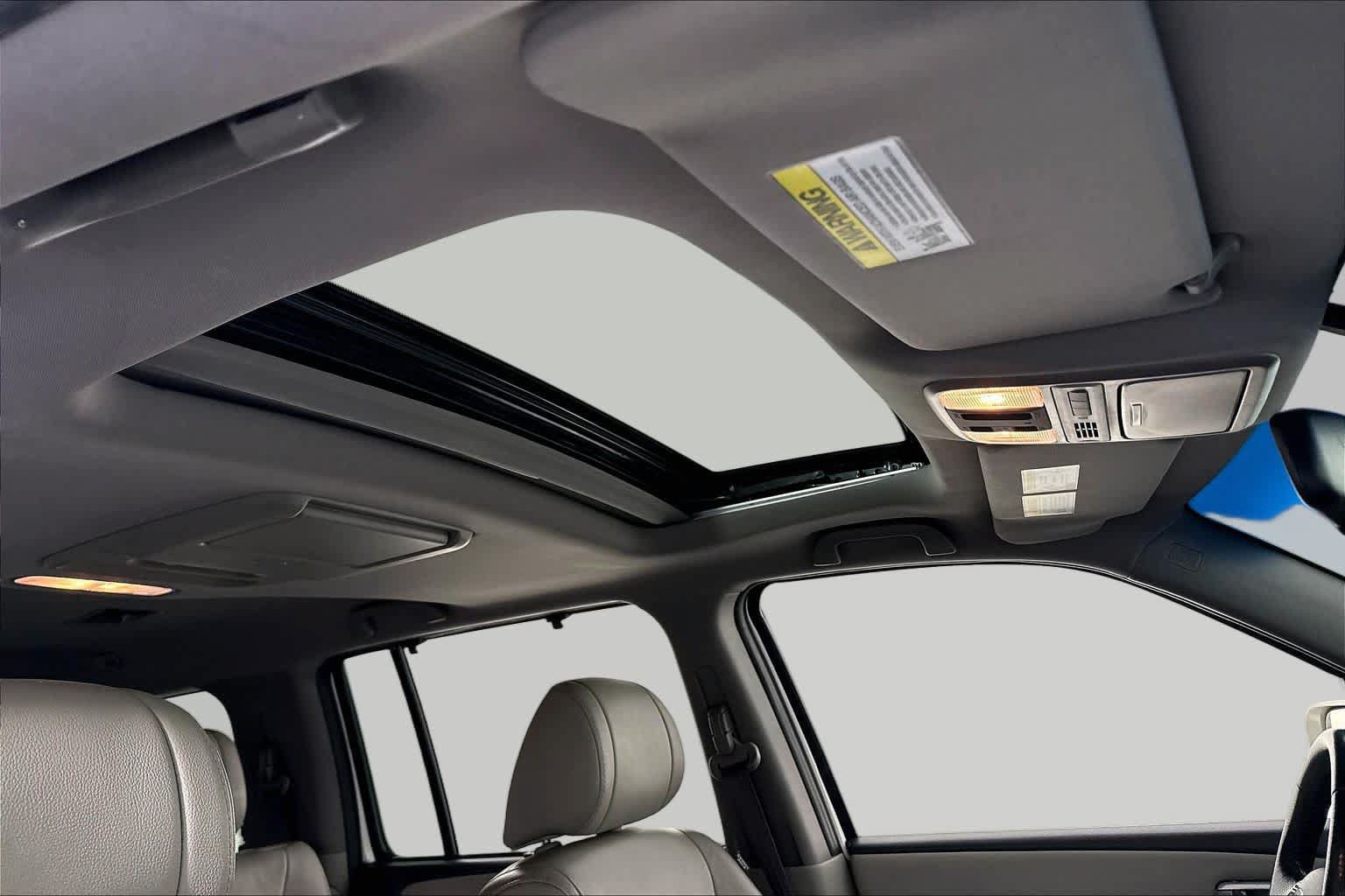 Used 2015 Honda Pilot Touring image 11