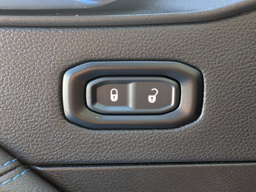 Used 2021 Jeep Wrangler Unlimited Rubicon 4xe w/ Cold Weather Group AWD/4WD image 24
