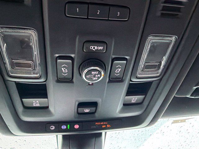 Used 2022 GMC Yukon SLT w/ SLT Premium Package AWD/4WD image 14