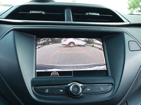 Used 2022 Chevrolet TrailBlazer LT AWD/4WD image 17