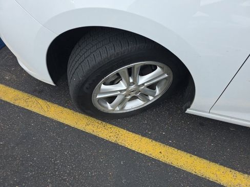 Used 2017 Chevrolet Cruze LT w/ Convenience Package image 11