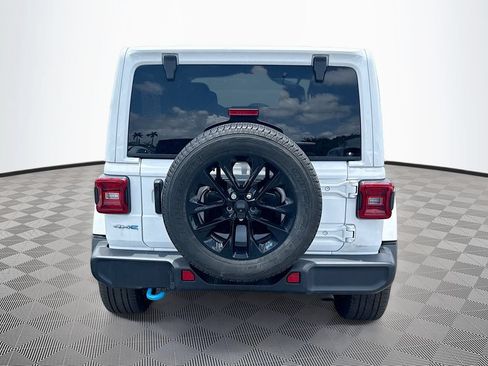 Used 2022 Jeep Wrangler Unlimited Sahara w/ Cold Weather Group AWD/4WD image 7