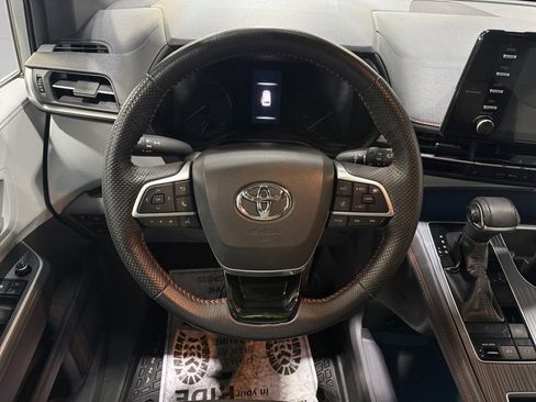 Used 2021 Toyota Sienna XLE image 27