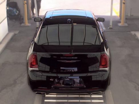 Used 2022 Chrysler 300 S RWD image 5