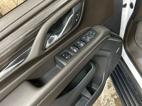 Used 2021 GMC Yukon Denali w/ Denali Ultimate Package AWD/4WD image 16