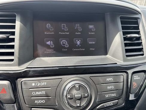 Used 2018 Nissan Pathfinder SV FWD image 24