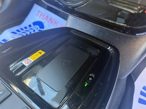 Used 2019 Toyota Prius XLE image 36