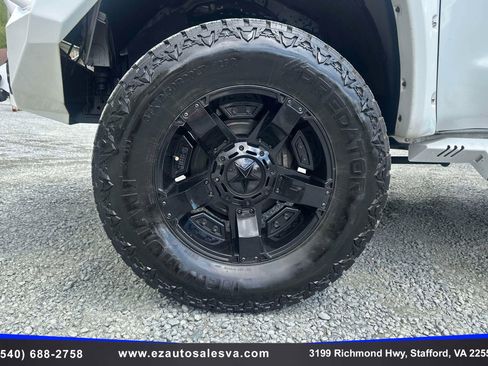 Used 2015 Toyota Tundra SR5 w/ SR5 Upgrade Package AWD/4WD image 10